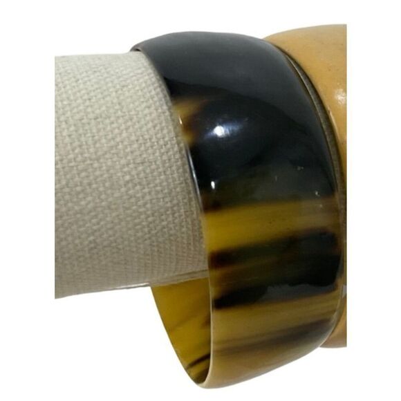 Amazing Polished Horn Chunky Bangle Bracelet 9.25in Large - Picture 2 of 6